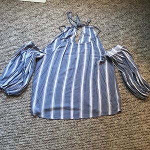 American Eagle Top - off shoulder